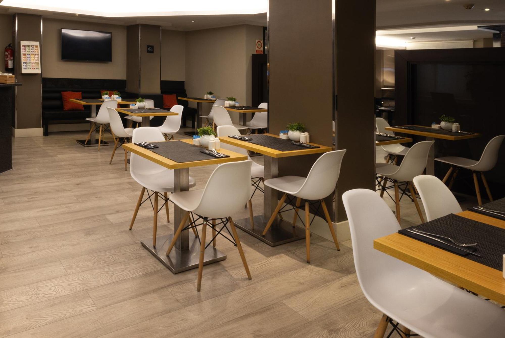 加泰罗尼亚阿尔贝尼兹酒店 巴塞罗那 外观 照片